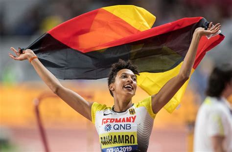Namita nayyar had a candid interview with malaika mihambo, the current long jump world champion to talk about her workout, diet, hair & skin care and success story. Malaika Mihambo über Rassismus: Weitspringerin wegen ...
