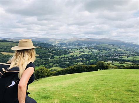 Carol vorderman shared a new video with her social media followers on wednesday, and it's sure to carol vorderman has turned up the heat on her instagram stories by posting a photograph of. Carol Vorderman Instagram: Ex Countdown star opens up on wind in latest Twitter pictures ...