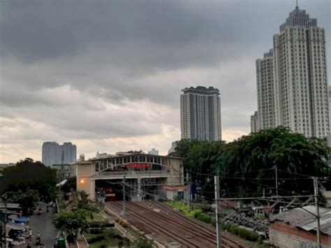 Prakiraan cuaca di wilayah jabodetabek hari ini, silakan baca, waspada. BMKG: Jakarta Berawan Pagi Ini, Berpotensi Hujan di Siang ...