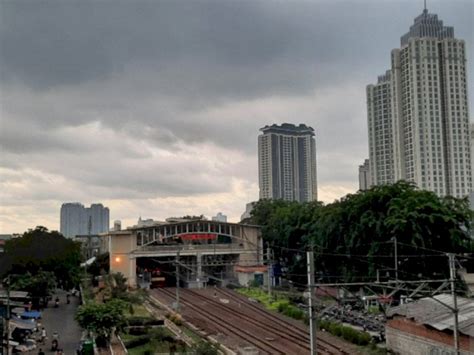 Badan meteorologi, klimatologi dan geofisika atau bmkg telah merilis peringatan dini cuaca untuk sabtu, 24 april 2021. BMKG: Jakarta Berawan Pagi Ini, Berpotensi Hujan di Siang ...