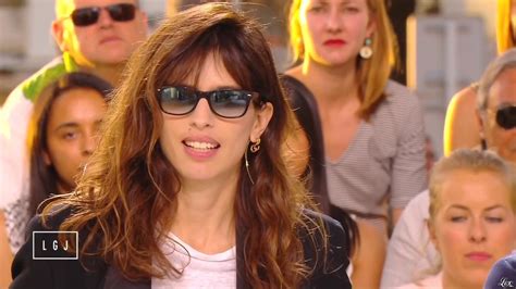 1 2 3 4 5 6 7 8 9 10 11 12 13 14 15 16 17 18 19 20. Maiwenn dans le Grand Journal de Canal Plus - 16/05/15 - 02