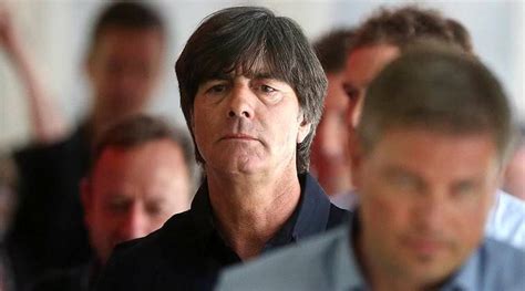 2018 dünya kupasında gruptan çıkamayan ve büyük eleştiri alan. Germany sees Confederations Cup as test for young players ...