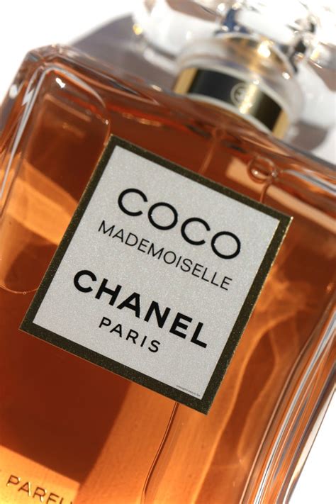 Туалетная вода chanel coco mademoiselle. CHANEL · Huile Velours & Coco Mademoiselle Intense ...