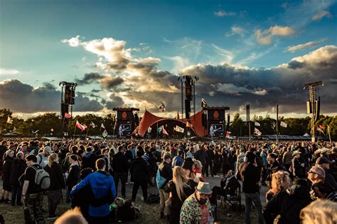 Right now, we're planning as much as we can of the 2021 festival while awaiting the authorities as to what will be possible. Roskilde Festival 2021: Thom Yorke, TLC und FKA twigs sind ...