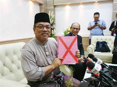 Ketua menteri akan menjalankan tanggungjawab dan fungsinya sebagai ketua kerajaan negeri selain memenuhi keperluan masyarakat, terutama didalam kawasannya. Ketua Menteri Namakan 10 Exco Melaka - MYNEWSHUB