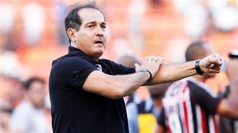 Muricy como técnico do fluminense pode chorar muricy, pois o flu não tem estádio! Muricy diz que 'poderia ajudar de outra forma', mas ...