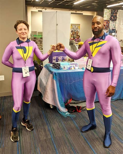 Welcome to the wonder twin powers activate show! Wonder Twin Powers Activate!! 🤜🏼 🤛🏾Form of ...Long Weekend ...