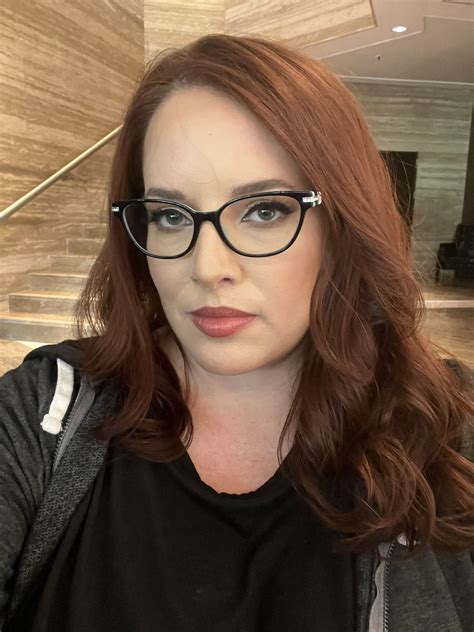 Maggie Green Official on Twitter: "Just a milf in glasses 🤓 https://t.co/L7gbSRJFhC" / Twitter