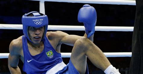 O boxe olímpico é o boxe disputado nos jogos olímpicos. Quedas e tombos na Olimpíada | Luta de boxe, Jogos ...