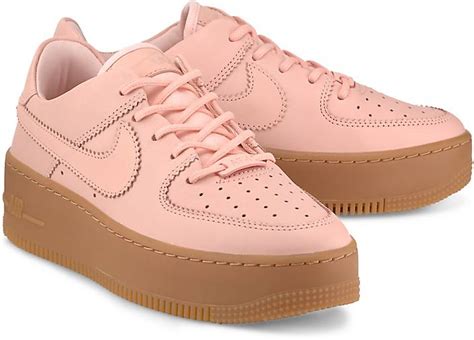 With the af1 dna still visible the sage represents a more feminine, streamlined approach. Details zu Nike Air Force 1 Sage Low LX Damen Koralle Hohe ...