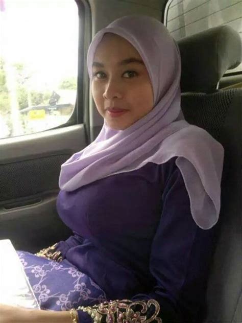 Eh malah di ajakin vcs katanya lagi mau mandi??. Pin di Hijab