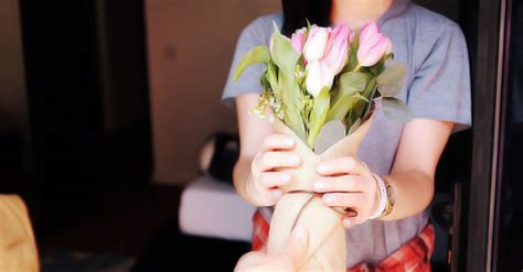 Online florists are the best option when it comes to buying flowers and sending them to the person you want to please. How To Send Flowers Anonymously? Thinks You Need To Know