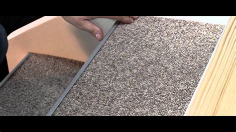 Nun gibt es aber verschiedene varianten, wie sie teppich auf treppe verlegen können. Treppenrenovierung Treppensanierung selber machen mit ...