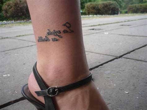 Male tetovani na zapesti • tetovani djeco male prisery • tetovani male motivy • tetovani male na zada • tetovani pre. Tetování pro dívky na nohou jsou malé a velké a jejich ...