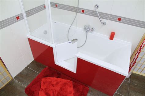 Die in die wanne integrierte glastür ermöglicht einen bequemen und nahezu barrierefreien zugang in dusche und badewanne. Badewanne Mit Tür Und Dusche Villeroy Boch Bad Vietnam ...