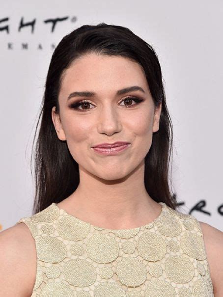 She is a american actress. Grace Fulton Pics - Grace Fulton Photo Gallery - 2019 ...