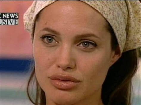 Angelina jolie has become one with the bees — and for a really good cause. Vorher-Nachher-Stars: Von ungeschminkt auf Glamour-Look ...