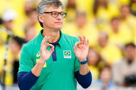 Renan dal zotto (born july 19, 1960) is a brazilian former volleyball player who competed in three editions of the summer olympics and currently head coach of brazil men's national volleyball team. Momente dramatice pentru selecționerul Braziliei, Renan ...