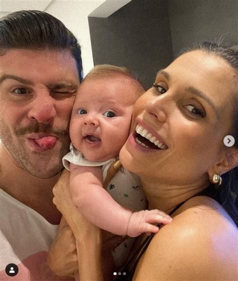 Ontem eu conheci meu filho, e a primeira vez que encostei nele foi como se eu encostasse em um pedaço de deus. Flávia Viana mostra filho de 2 meses que nasceu prematuro ...