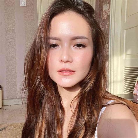 Check spelling or type a new query. Makin Cantik, 10 Potret Voke Victoria Aktris yang Lagi ...