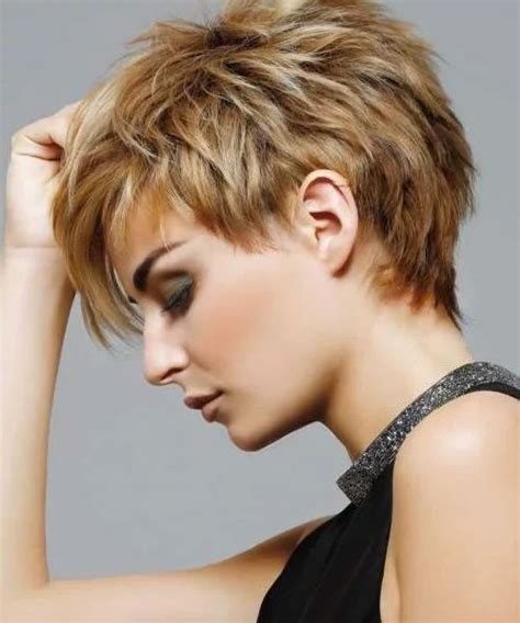 It's the same length in front as it is in the back. 2021 Hairstyles for Short Hair : 15 Cool Short Haircuts ...