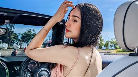 Biography, before fame, trivia, family nindy ayunda #twitters Anya Geraldine Diingatkan Siksa Kubur, Senpi Ilegal Suami ...