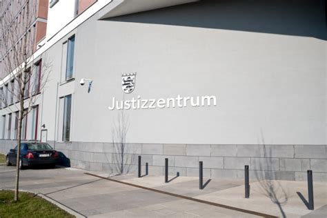 Schon vor jahren hatte er sich in die schweiz abgesetzt. Der größte Steuerraub aller Zeiten - platzt das ...