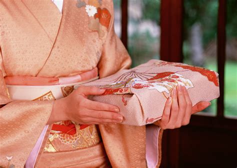 Japanese calligraphy is famous throughout the world for its impeccability. Ever Heard of the Summer Gift-Giving (Ochuugen) Season in ...