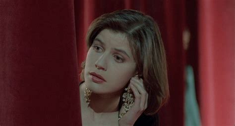 With the appearance of red (cannes, may 1994), the final episode in his three colors trilogy, kieslowski exceeds himself with a film even better than his disturbing and haunting blue (venice film. Three Colors: Red | Krzysztof Kieslowski | 1994 | Film ...