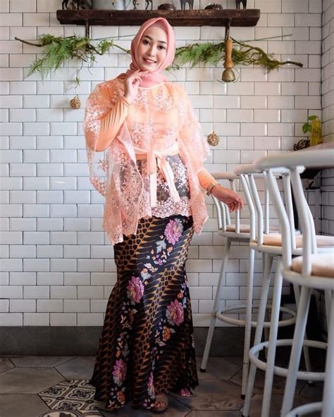 Check spelling or type a new query. √ 30+ Model Kebaya Untuk Orang Gemuk Agar Terlihat Langsing