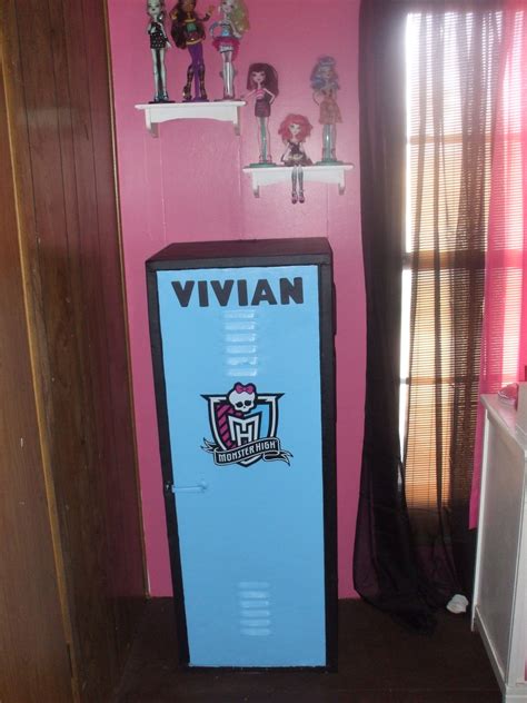 From ghosts and werewolves to vampires and sea monsters (and more!), everyone is welcome at monster high. Locker i painted and made monster high for my grand ...