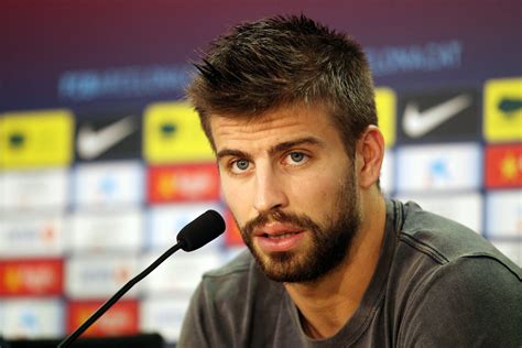 He plays as a defender for both fc barcelona and spain. Gerard Pique family pictures, wife, Kids, Age, Height, Net ...