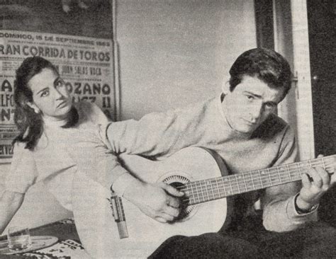 Autobiografia sono nato a pola il 15 giugno 1933 a mezzogiorno in punto da romeo endrigo e da claudia smareglia. Italian music in Brazil 1963 to 1969: Sergio Endrigo
