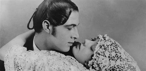 Rudy the valentino story fast and direct download safely and anonymously! 90 anni fa moriva Rodolfo Valentino, il primo grande seduttore