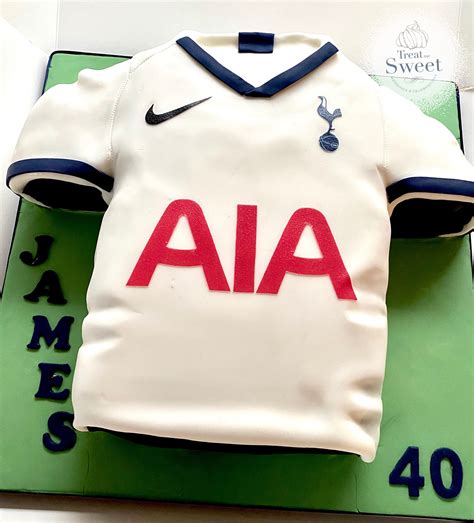 Best cakes in dubai are waiting for you here. Tottenham Hotspur football shirt cake in 2020 | Shirt cake ...