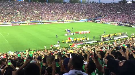 Can favorites and reigning champs mexico lift the concacaf gold cup trophy for the second consecutive time, or will the usamt gain revenge for their defeat in the 2019 final who will come out on top in nevada? Mexico vs USA 2015 national anthem copa concacaf - YouTube