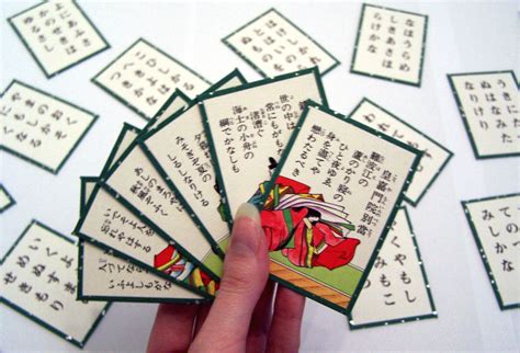 Este artículo trata sobre los juegos japoneses tradicionales. Obsesiones Otaku: Juegos japoneses: Karuta