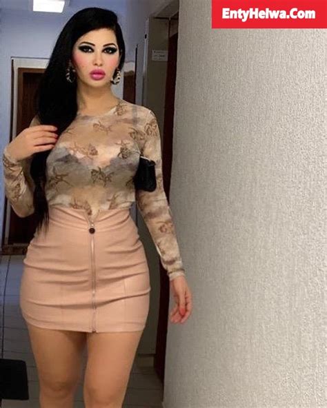 وفي السطور التالية نرصد بعض المعلومات عن ياسمين نيار: أجمل 20 صورة ياسمين نيار قوام جسمها جميل ومثير
