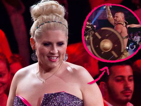 Maite kelly roses of red ich dreh mich nie wieder um die chart show. Maite Kelly kämpft bald als römische Gladiatorin ...