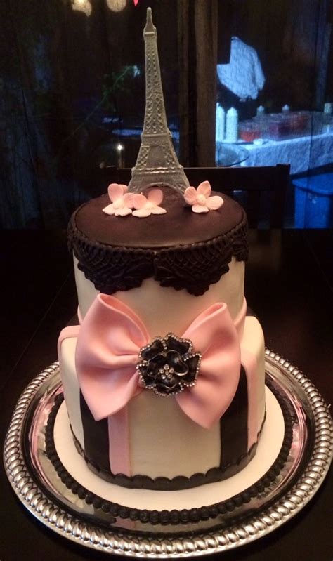 Paris theme party get swept away to paris. Pin di Maria Magana su Cakes and Cupcakes | Torte