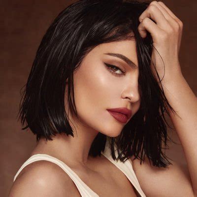 Get free shipping on liquid lipsticks, lip kits, eye shadow palettes, highlighters, glosses and more! Kylie Jenner Twerking In Bikini For Tik Tok Challenge ...
