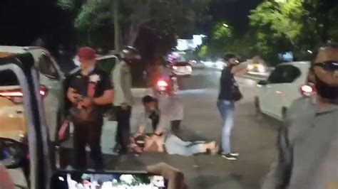 Hitam sakral pada setiap seragam sh terate pada hakikatnya, hitam yang ada di setiap baju kadang sh terate tidak terlepas dari. 3 Fakta Pembacokan Pesilat PSHT, Pelaku Pakai Cadar hingga ...
