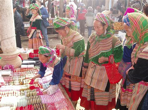 hmong-women-at-market-hmong-women-at-a-market-near-bac-ha,-flickr