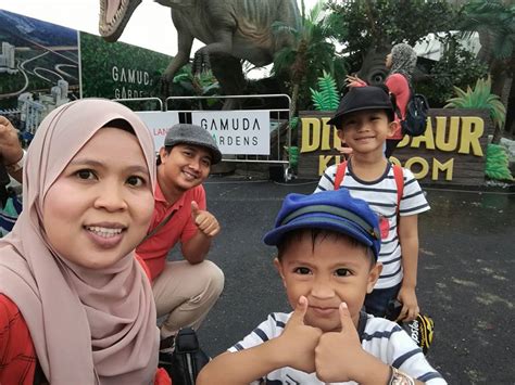 • suami adalah ketua keluarga dan mengambil tanggungjawab untuk memenuhi keperluan kewangan keluarga sementara. Adatlah Sesekali Bergaduh Manja Dalam Perkahwinan. Ini ...