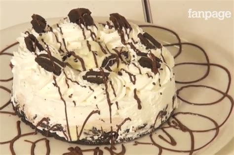 Velocissima e facilissima, giusto il tempo di assemblare tutti gli ingredienti e metterla al fresco a rassodare! Torta Oreo: la ricetta della Oreo Dream Pie semplice e ...