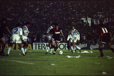 İlk antrenmanını 30 bin kişi izlemişti. Historia del mas Popular: Maradona en Newell´s Old Boys 1993. (2ª Parte).