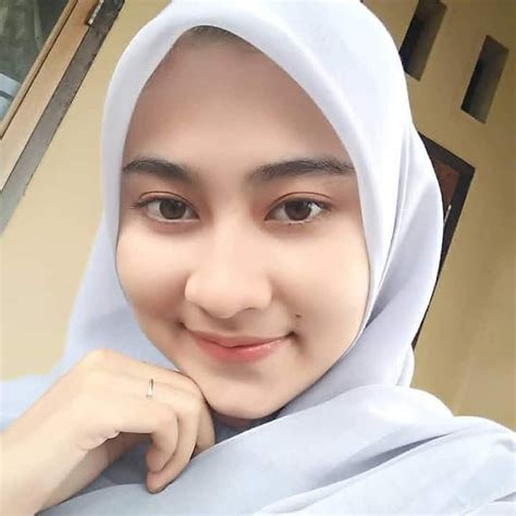 Malay lagi hot ada yang getok pintu ,jadi ke gap. Sexsi Hijab Masturbasi - Bugildisekolah: TANTE JILBAB ...