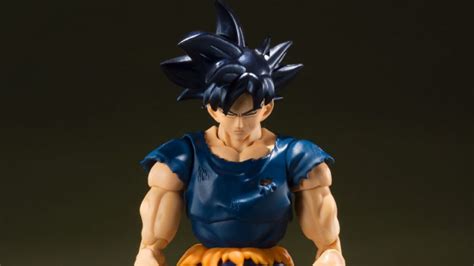 Dragon ball tells the tale of a young warrior by the name of son goku, a young peculiar boy with a tail who embarks on a quest to become stronger and learns of the dragon balls, when, once all 7 are gathered, grant any wish of choice. Limited Edition Dragon Ball Z Goku Figures Lost at Sea?