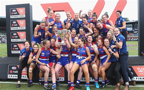 For the first season, afl women's (aflw) players are earning between a$8,500 (£5,200; The AFLW Is Reportedly Getting A Shorter Season Which Is ...