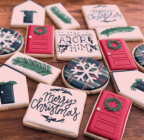 Merry cookie decorating, sweet friends! The best fun, decorated royal icing Christmas cookie ideas. Cute ideas for a gift exchange, for ...